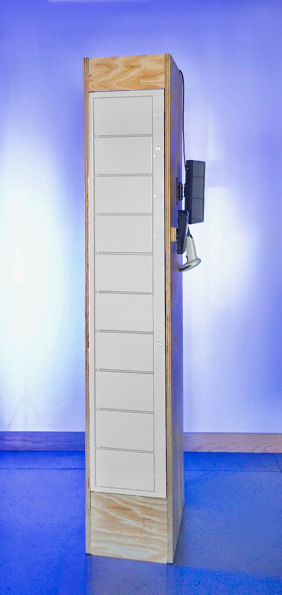 Stand-alone locker installation